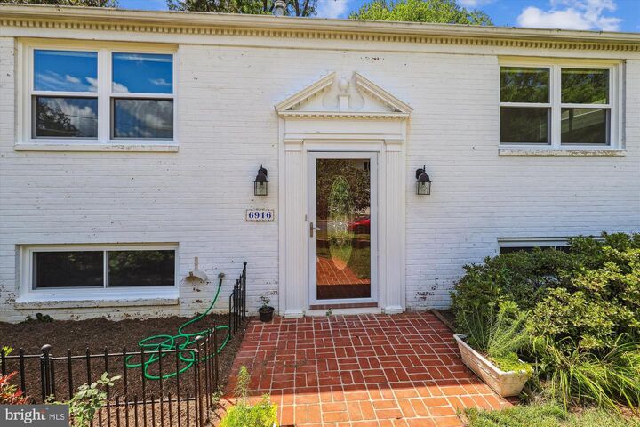 Property Photo:  6916 Southridge Drive  VA 22101 