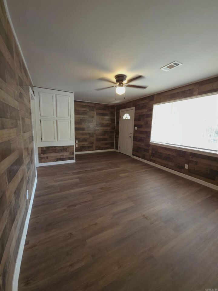 Property Photo: 507 S Jackson St AR 72023