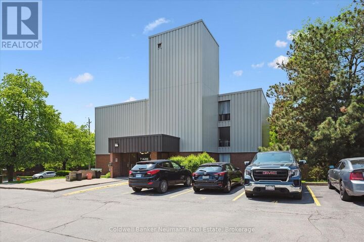 Property Photo:  7 Ajax Street 411  ON N1H 2A9 