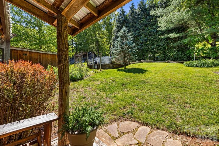 Property Photo:  107  111 Hougie Heaven Lane  NC 28734 