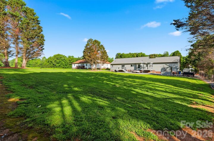 Property Photo: 40 Candlewick Cove Drive NC 28681