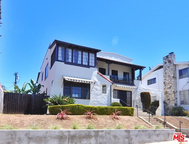 Property Photo: 3919 W 27th St CA 90018