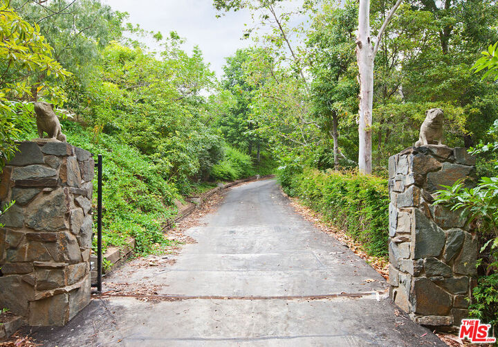 Property Photo:  6228 Sycamore Meadows Dr  CA 90265 