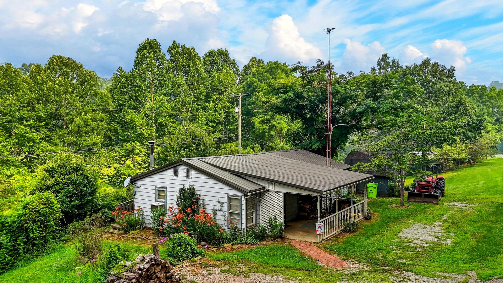Property Photo: 33791 State Route 683 OH 45651
