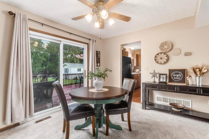 Property Photo: 5912 Buechler Bend OH 43228