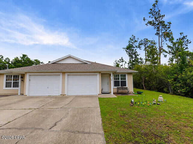 Property Photo: 716 E 24th Street FL 32444