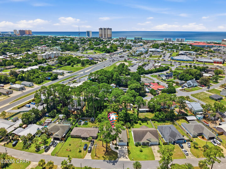 Property Photo: 208 Palm Circle FL 32413
