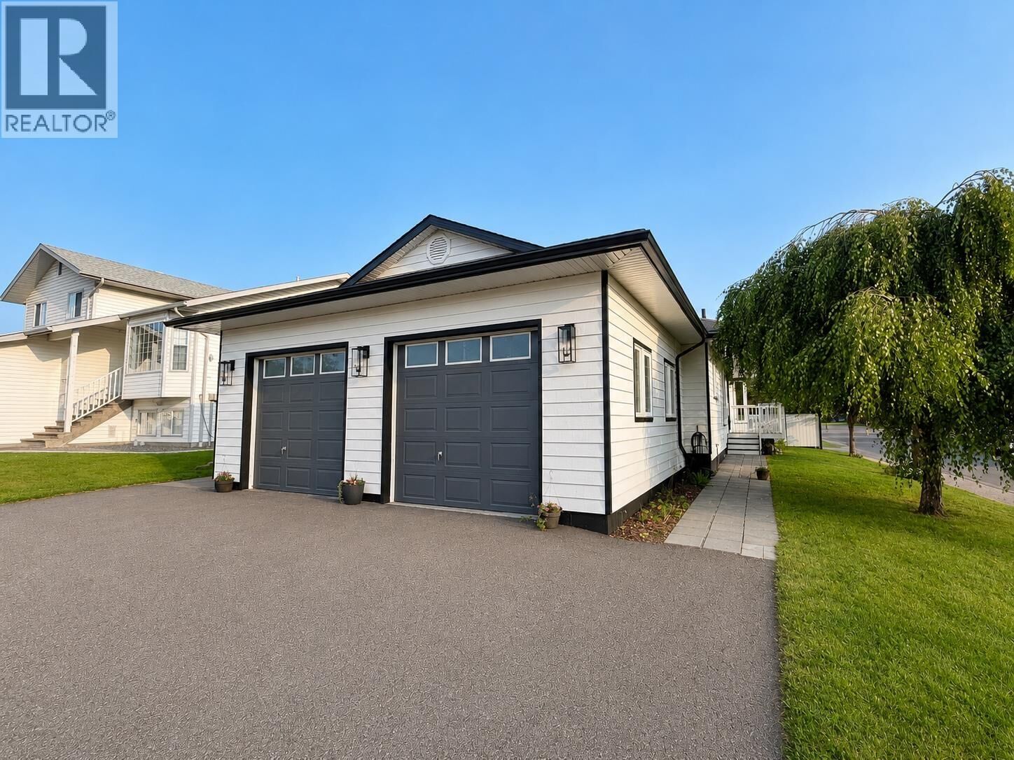 Property Photo: 1411 Driftwood Crescent BC V0J 2N0