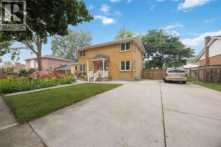 Property Photo:  298 Elsfield Crescent  ON N7S 1C3 