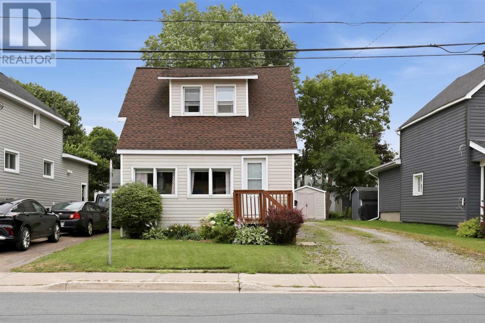 Property Photo:  432 John St  ON P6C 3K1 