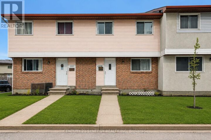 1239 Bowmount Street — photo 1