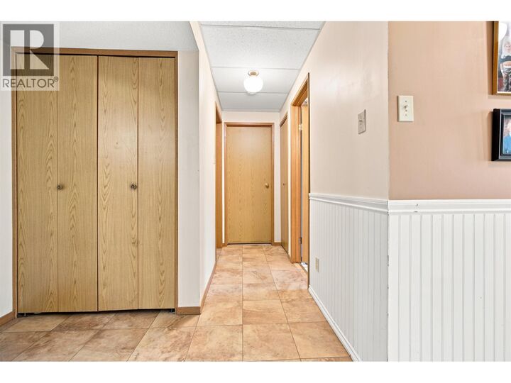 Property Photo: 601 Whitebottom Road BC V8G 0E4