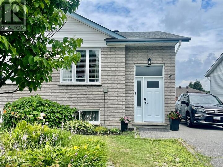 6 Oakdale Street — photo 1
