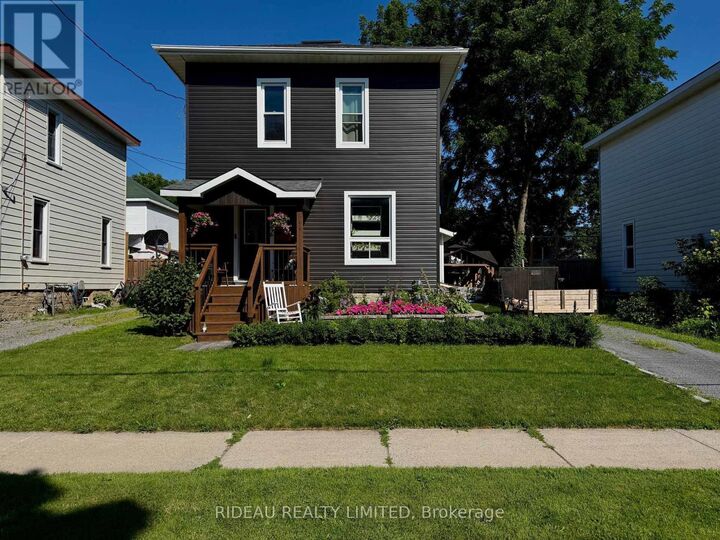 110 Main Street East — photo 1