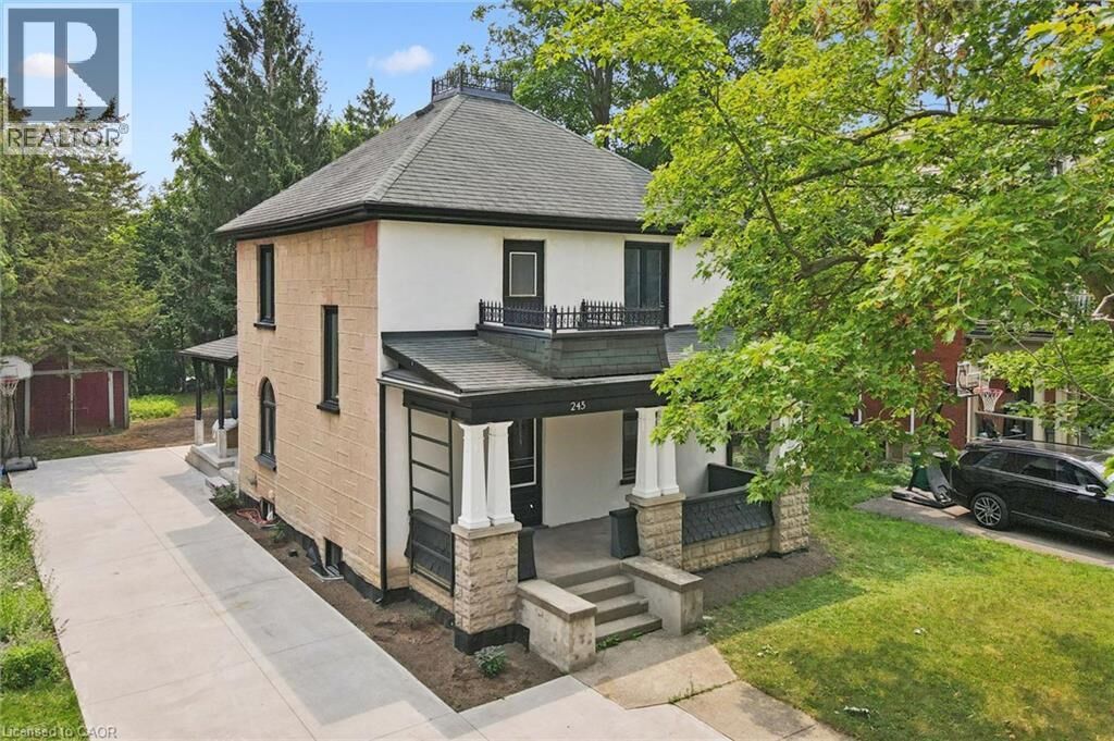 Property Photo: 245 South Lowther Street South ON N3H 1Y6
