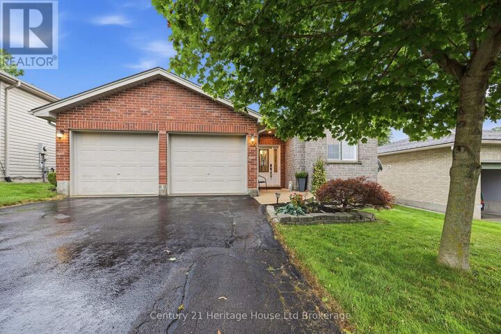 Photo de la propriété:  22 Hillside Road  ON N5C 4B5 