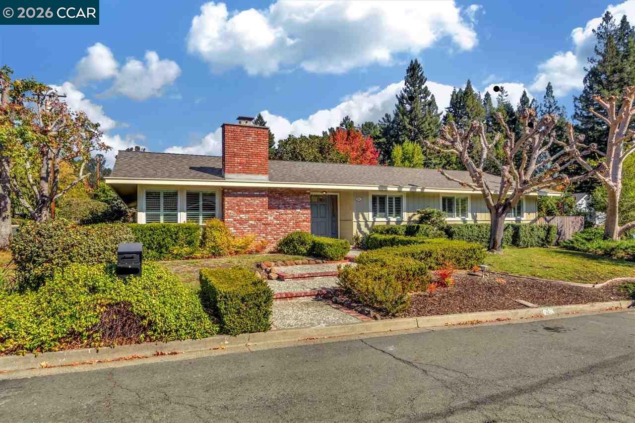 Property Photo: 241 Ivy Pl CA 94563