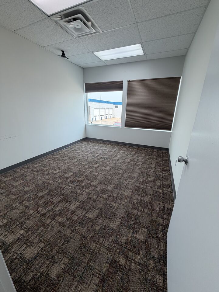 Photo de la propriété:  Parsons Rd NW  AB T6N 1M2 