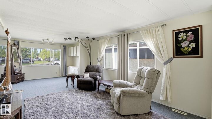 Property Photo: 17 Park Ridge Crescent NW AB T6P 1E9