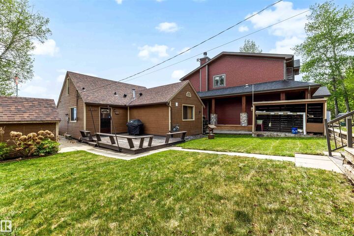 Property Photo: 595 1 Avenue AB T0E 2B0