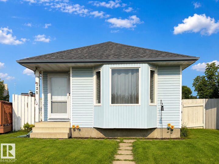 Property Photo:  325 Kline Crescent NW  AB T6L 6K8 