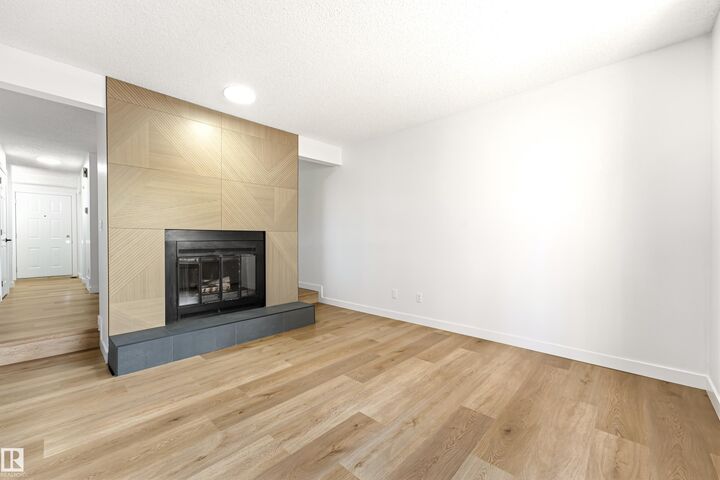 Property Photo:  7604 29 Avenue NW 4  AB T6K 3Z2 