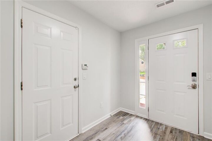 Property Photo:  2470 Stonegate Drive NW  GA 30101 