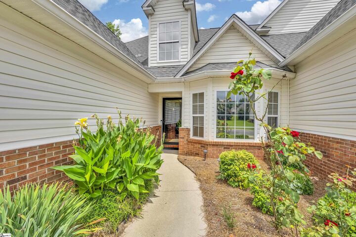 Property Photo: 106 Wyndham Court SC 29615