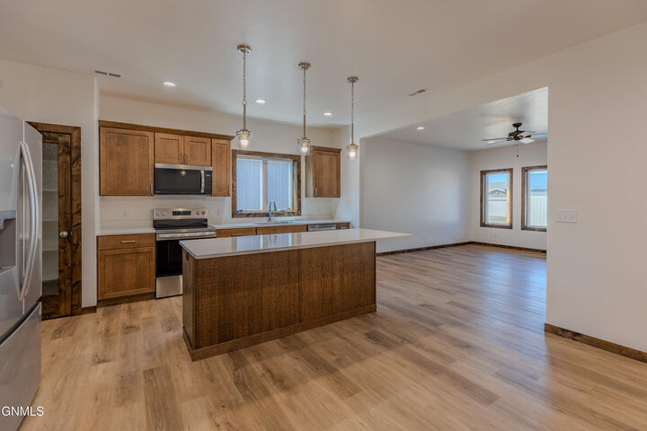 Property Photo: 3516 Calgary Point ND 58503