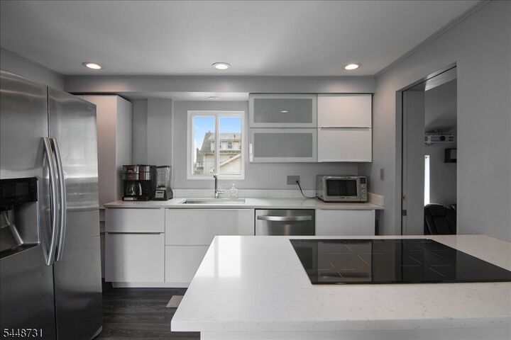 Property Photo:  12 Nutwold Ave  NJ 07052 