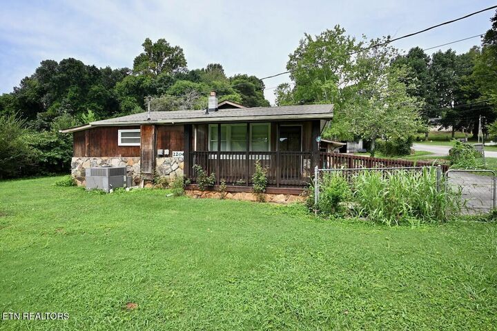 Property Photo: 2204 Mentor Rd TN 37777