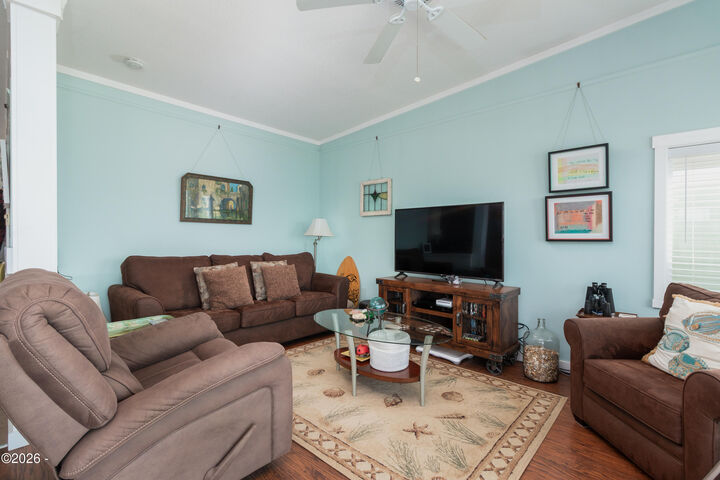 Property Photo:  375 Lorraine St Street  OR 97388 