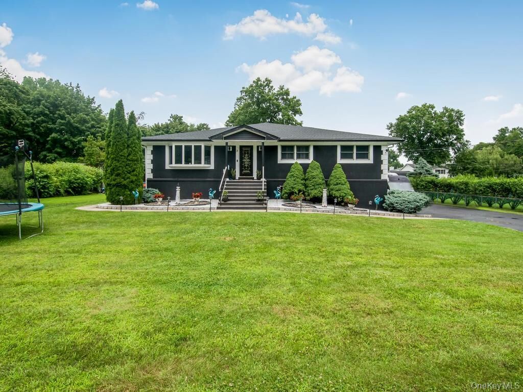 Property Photo:  3 Quaker Road  NY 10956 