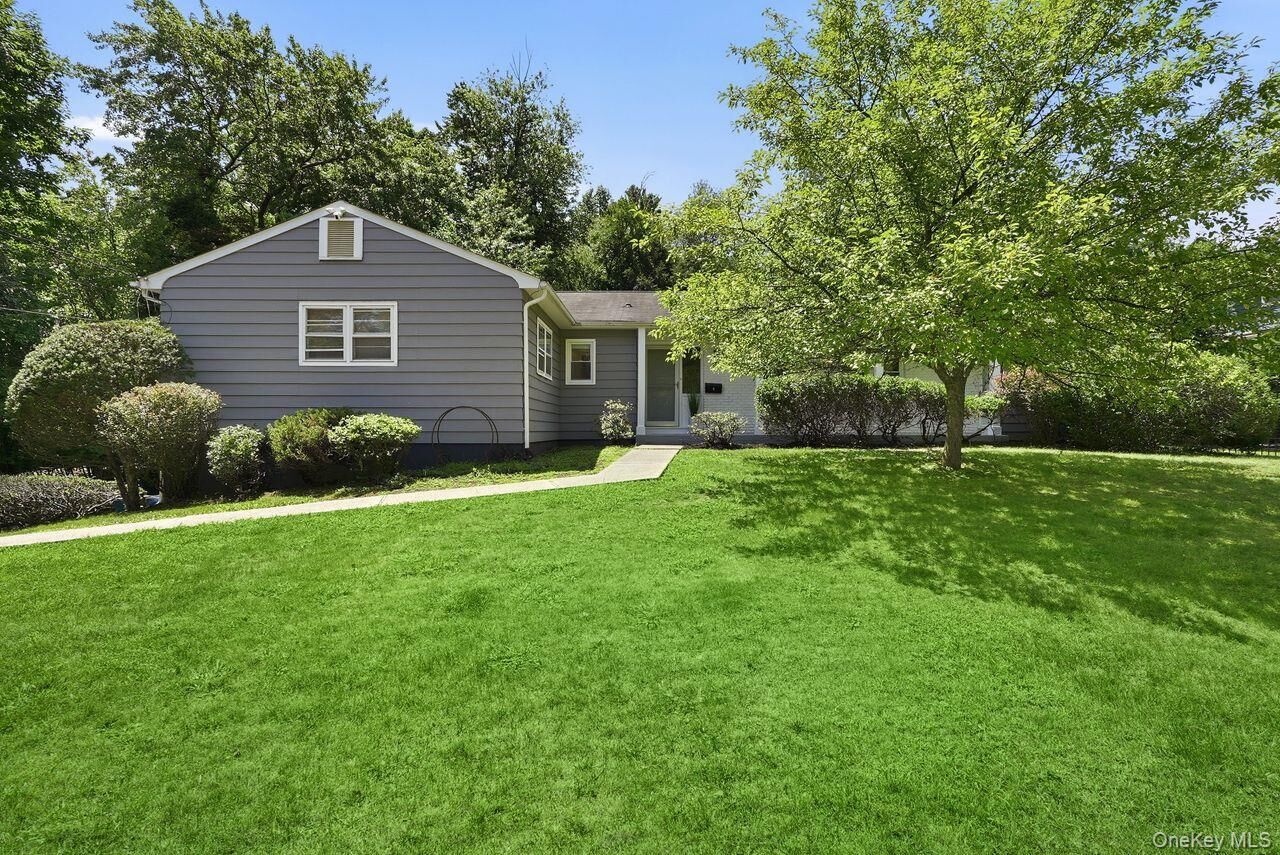 Property Photo:  5 Deer Meadow Drive  NY 10994 