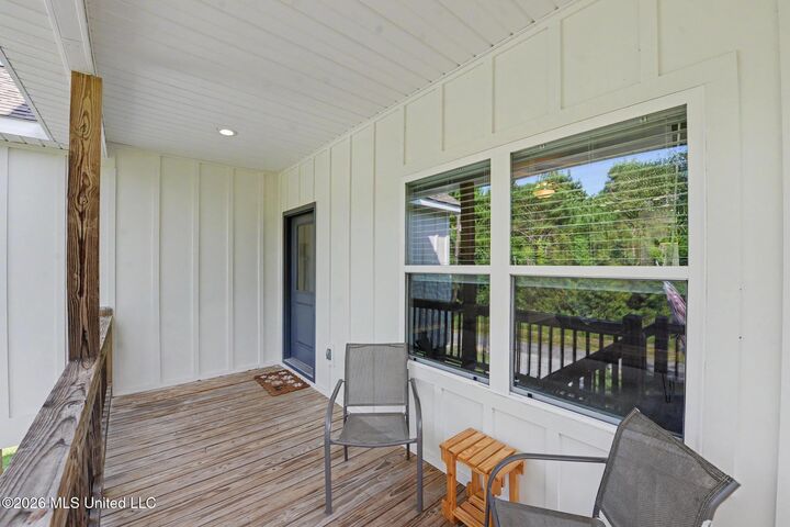 Property Photo:  5114 Oak Street  MS 39520 