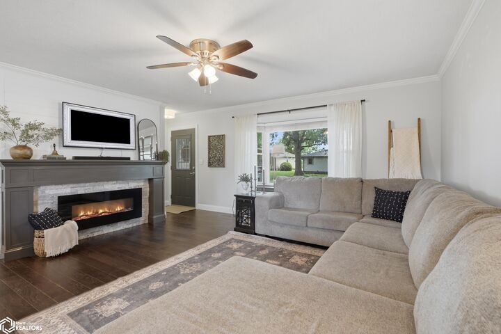 Property Photo:  519 S 2nd Avenue  IA 52623 