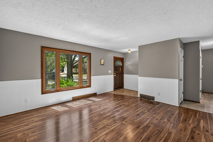 Property Photo:  10404 W Darnel Ave  WI 53224 