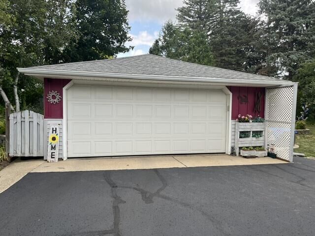Property Photo:  2108 Hemlock St  WI 53090 