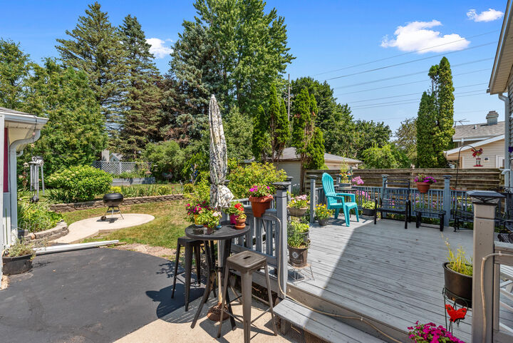 Property Photo: 2108 Hemlock St WI 53090