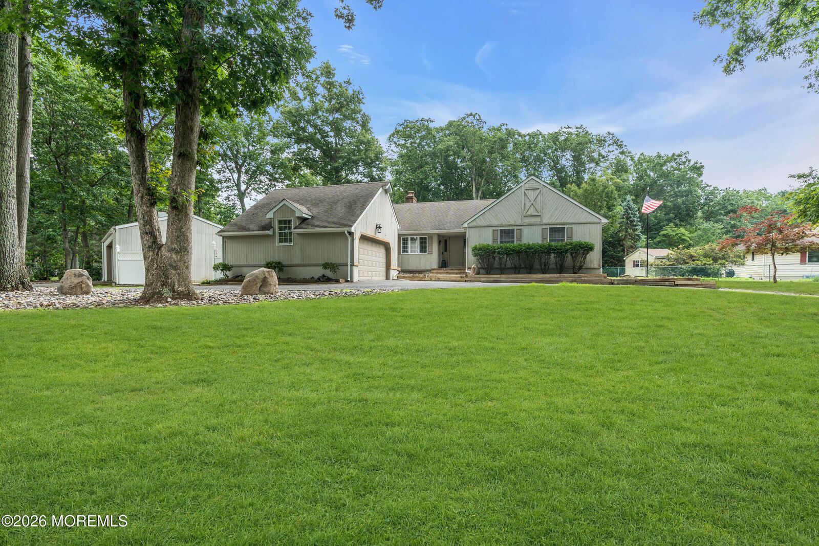 Property Photo:  10 Oakwood Drive  NJ 08533 