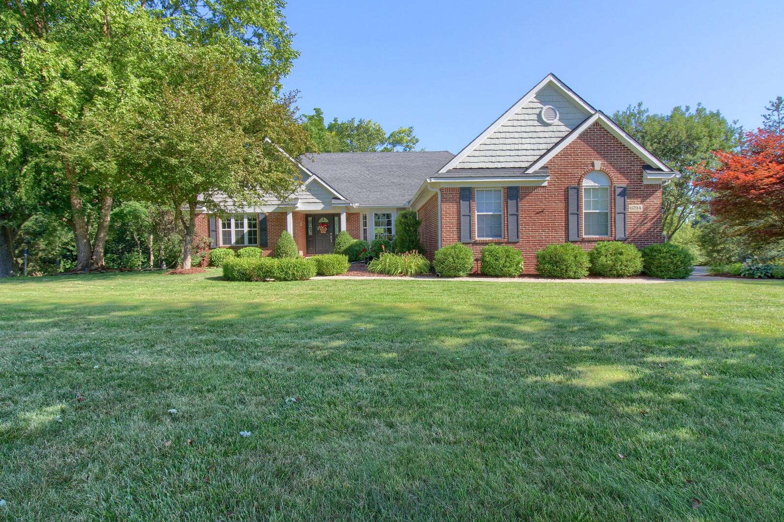 Property Photo: 6794 N Meadows Pass MI 48130