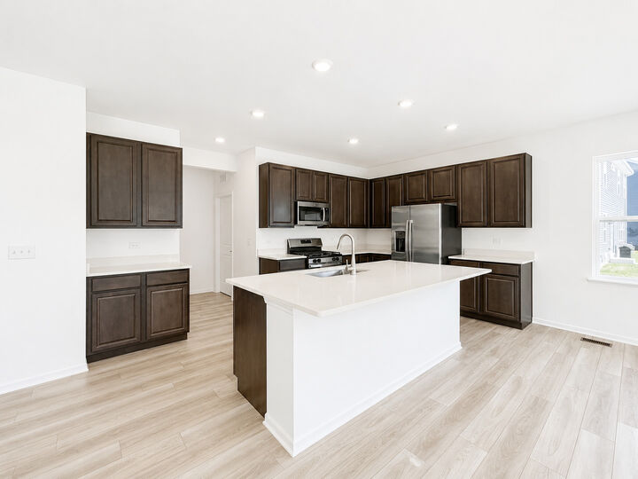 Property Photo:  1024 Nottingham Road  IL 60178 