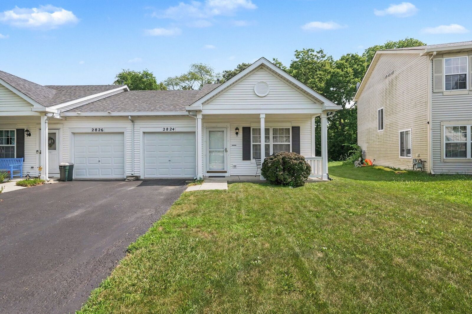 Property Photo: 2824 Sun Valley Drive IL 60586
