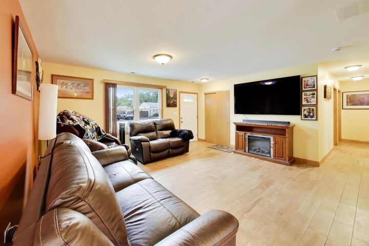 Property Photo: 519 Kenyon Avenue IL 60446