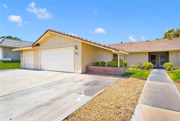 Property Photo: 27535 Lakeview 21 CA 92342