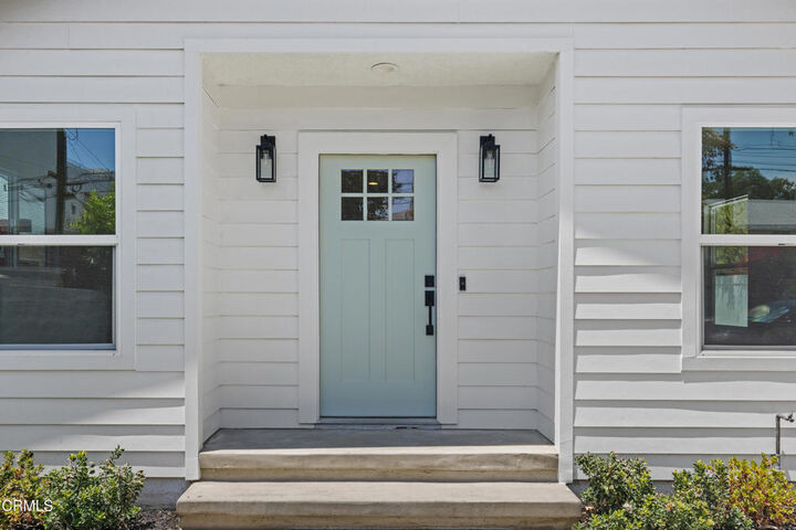 Property Photo:  723 Chestnut Avenue  CA 90042 