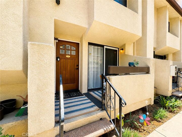 Property Photo:  543 W Stocker Street 5  CA 91202 