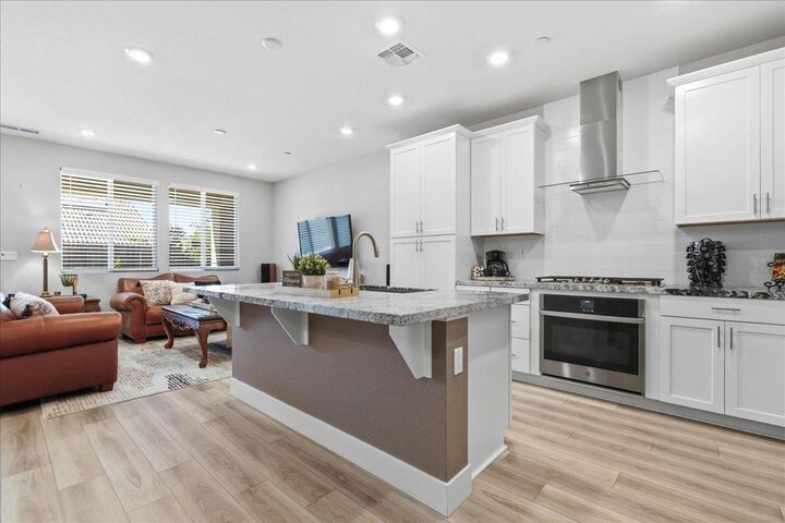 Property Photo:  12731 Montbrook Way  CA 95742 