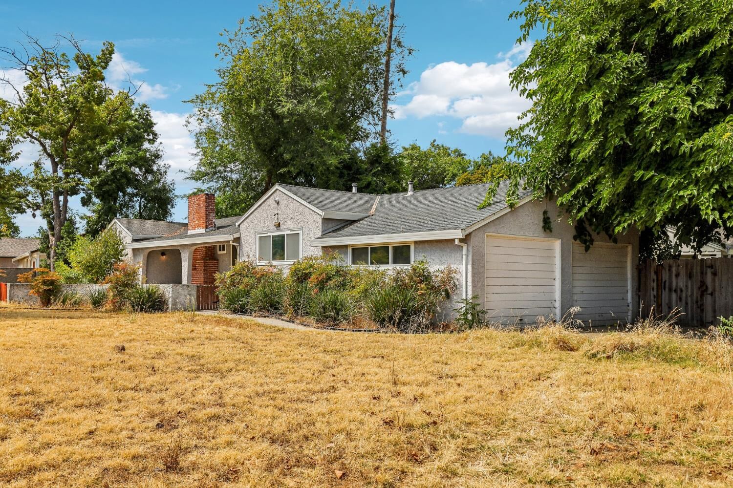 Property Photo:  2941 Glacier Street  CA 95821 