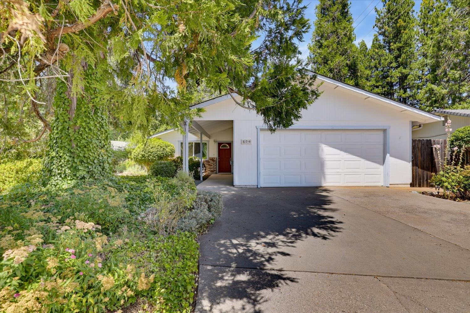 Property Photo:  579 Delia Court  CA 95945 